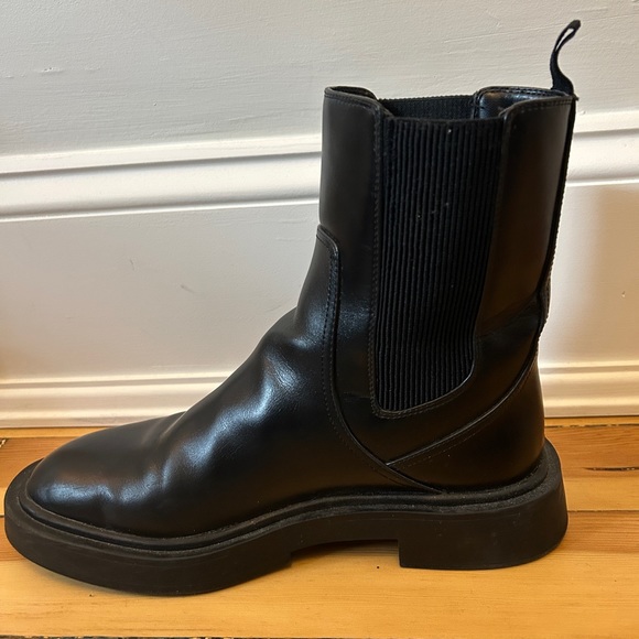 Zara black leather boot - Picture 4 of 5
